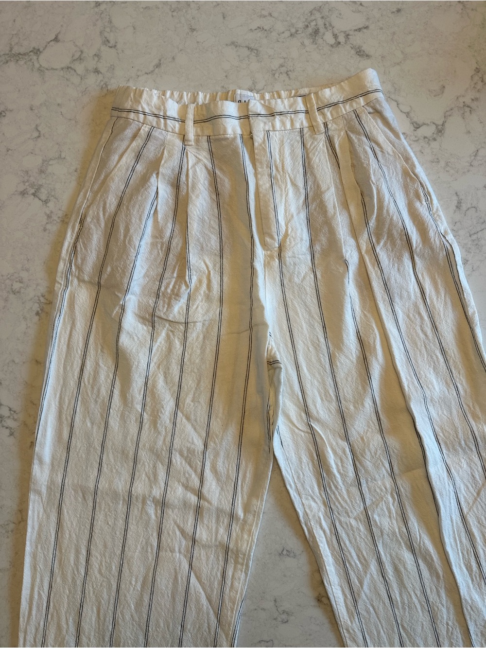 GAP Cream w/Navy Pinstripe Linen Pants